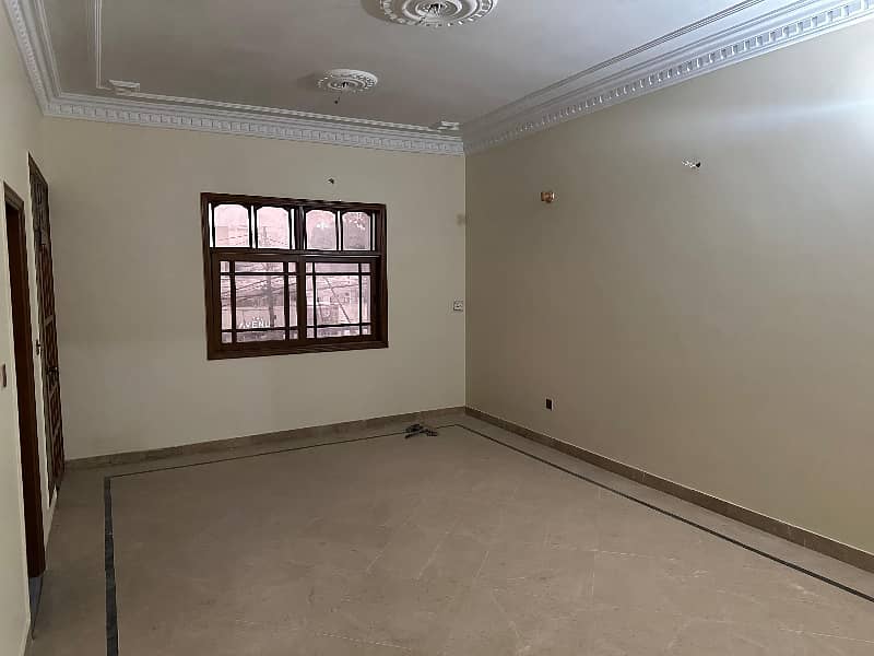 240 SQUARE YARDS 1ST FLOOR WITH ROOF SILENT COMMERCIAL FOR RENT IN JAUHAR 11