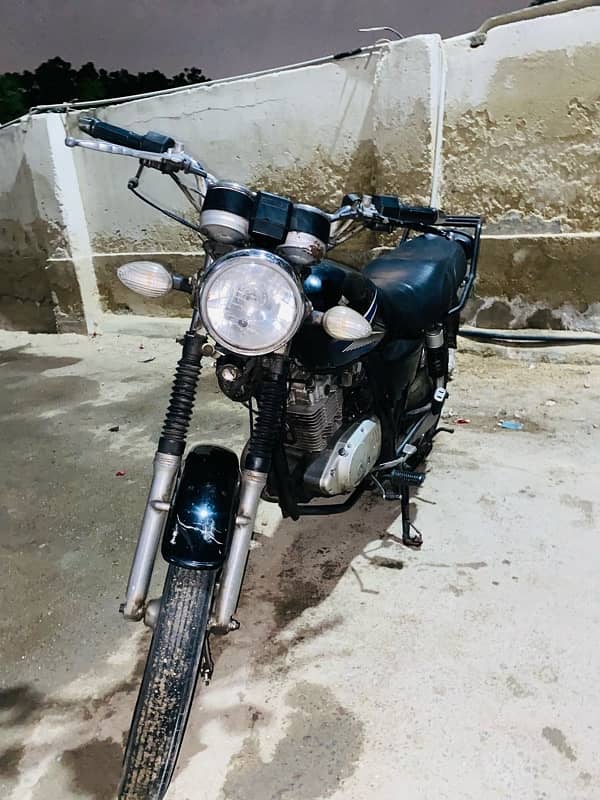 SUZUKI GS 150 MODEL 2015 0