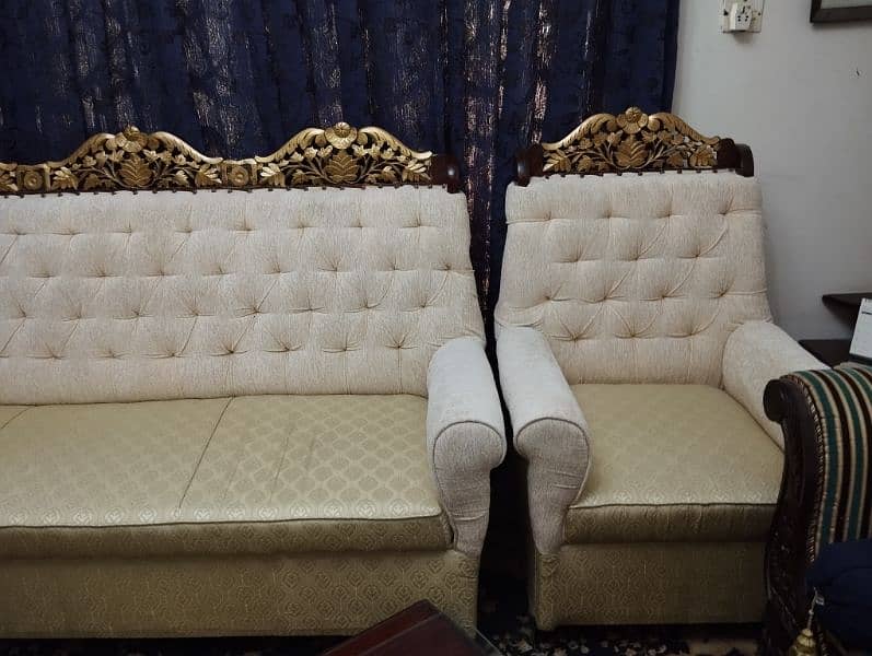 5 seater sofa set available for sale (Negotiable) 1