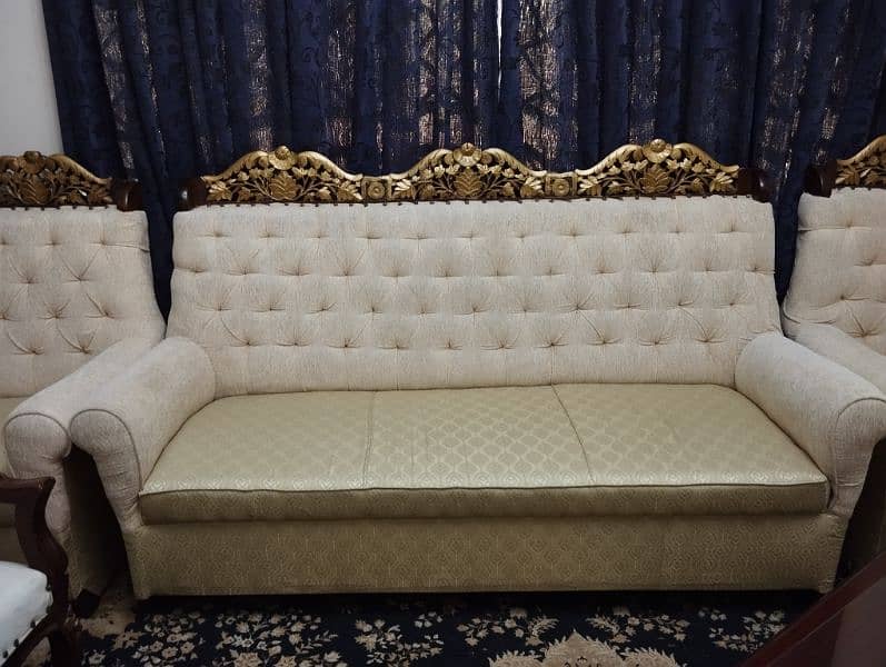 5 seater sofa set available for sale (Negotiable) 2