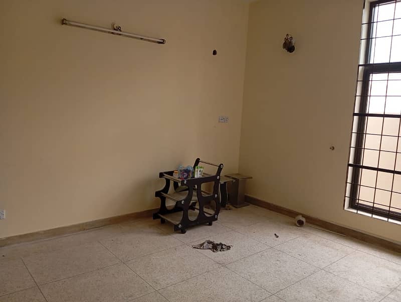 10MARLA CHIPS TILE FLOORING CORNER HOUSE FOR RENT IN AIT 9