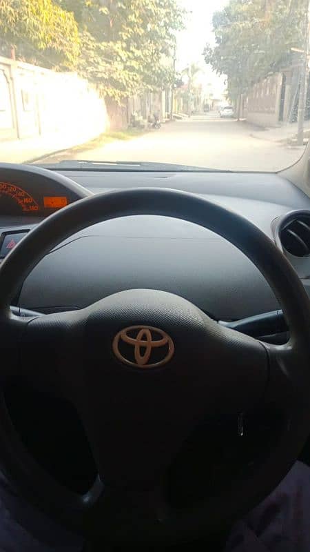 Toyota Vitz 2009 5