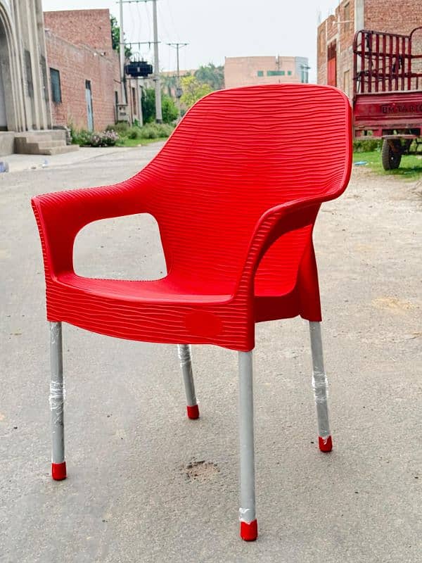 vavy plastic chair 1