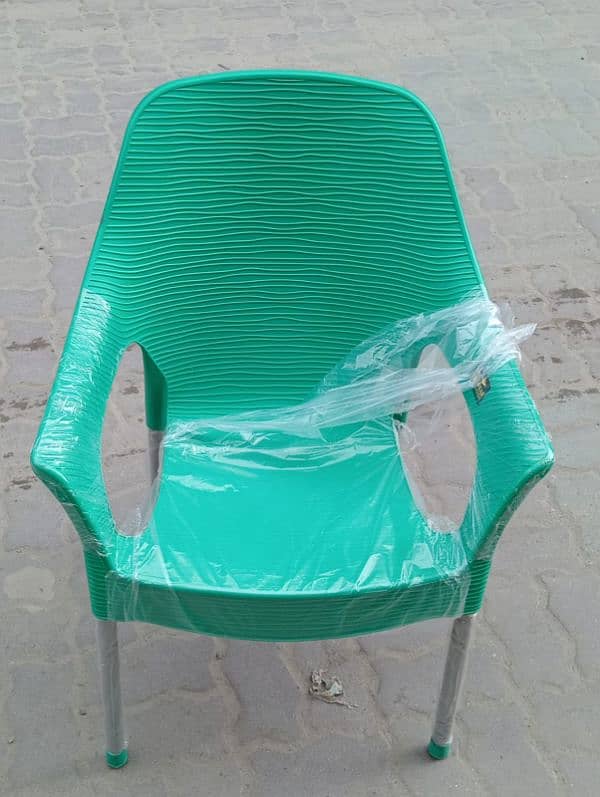 vavy plastic chair 2