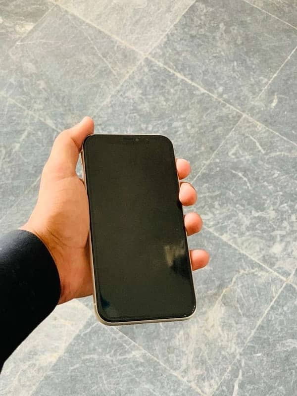 iPhone 11 (64 GB • Exchange possible) 2