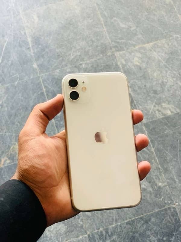 iPhone 11 (64 GB • Exchange possible) 5