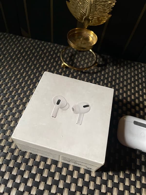 Apple airpods 2nd generation 3