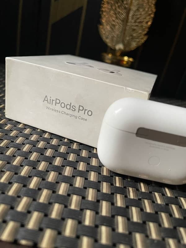 Apple airpods 2nd generation 5