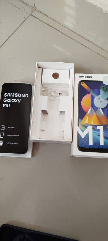 Samsung M11 just like new (3gb/32gb) 10