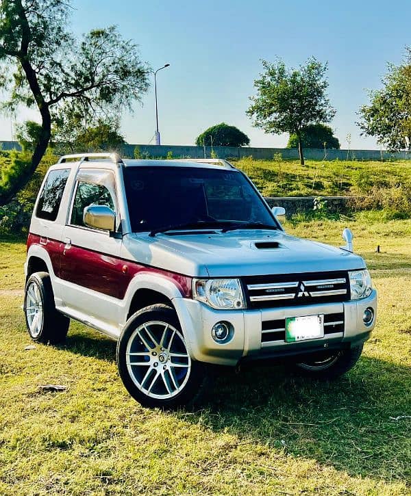 Mitsubishi Pajero Mini 2012 0