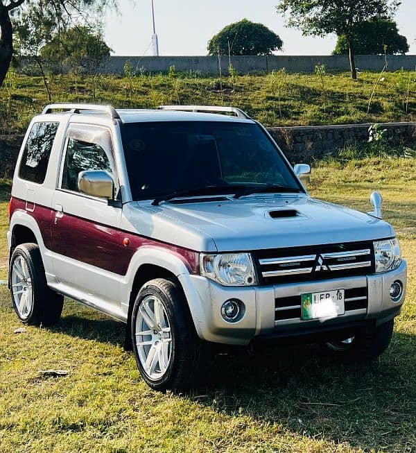 Mitsubishi Pajero Mini 2012 1