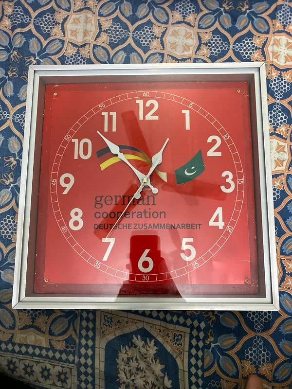 Metal Wall Clock 0