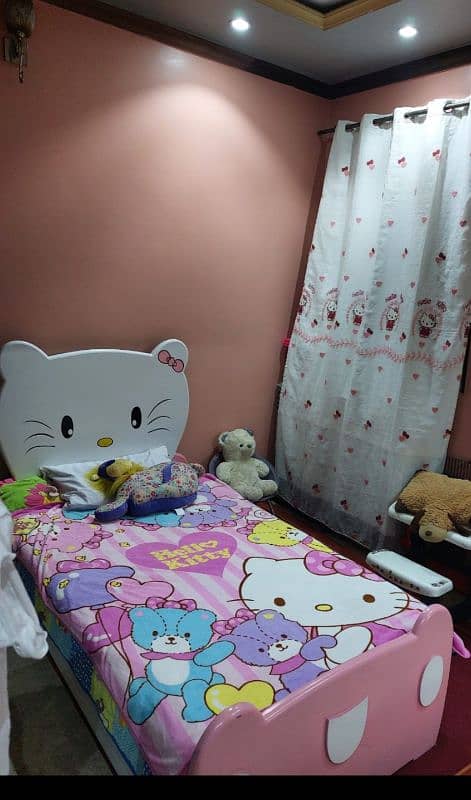 Hello kitty bed / dressing 3