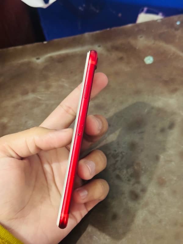 iPhone 7 Red 5