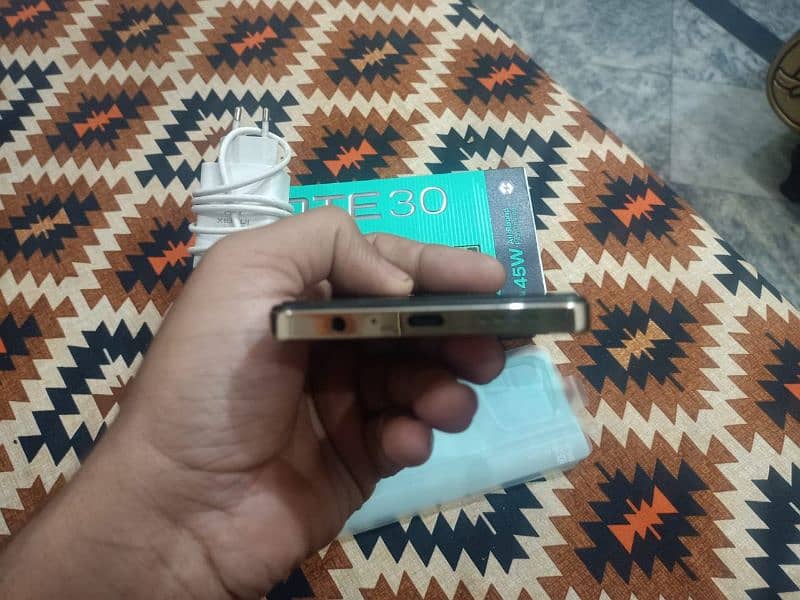 infinix note 30 8+8 gb ram 256 gb rom 4