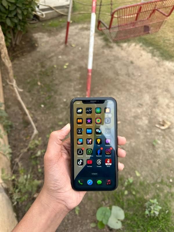 iphone xr 64gb non pta exchange possible xsmax or up model 4