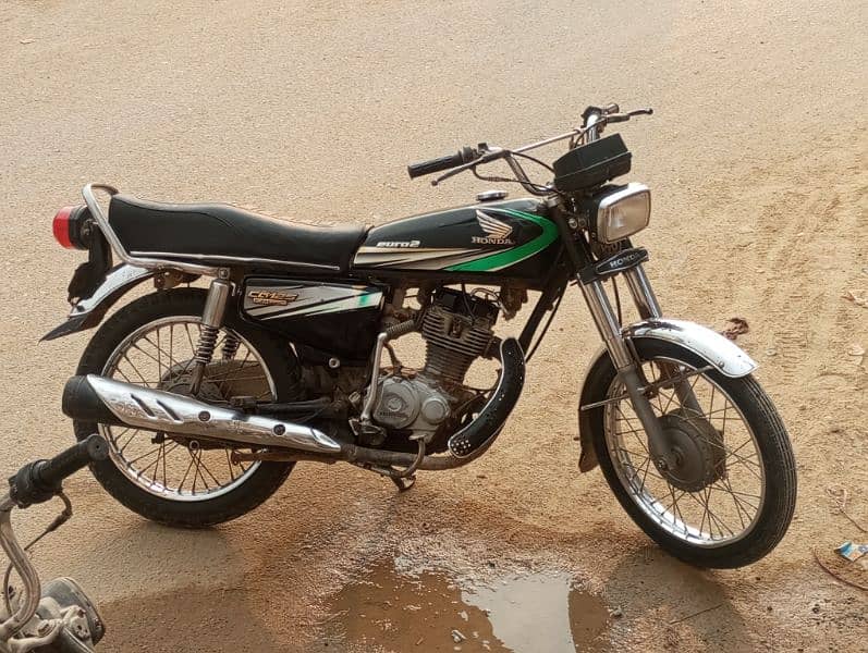 Honda 125 genuine condition complete documents no work required 1