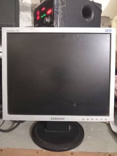 Samsung 17 inach LCD far sale urgent