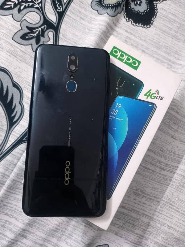 OppoF11 Box and mobile Msg On whatsAap +92 319 2884227 6