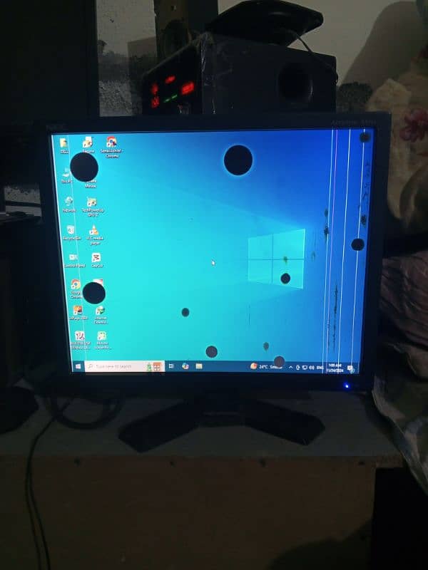 Lenovo 19, inach LCD far sale urgent 2