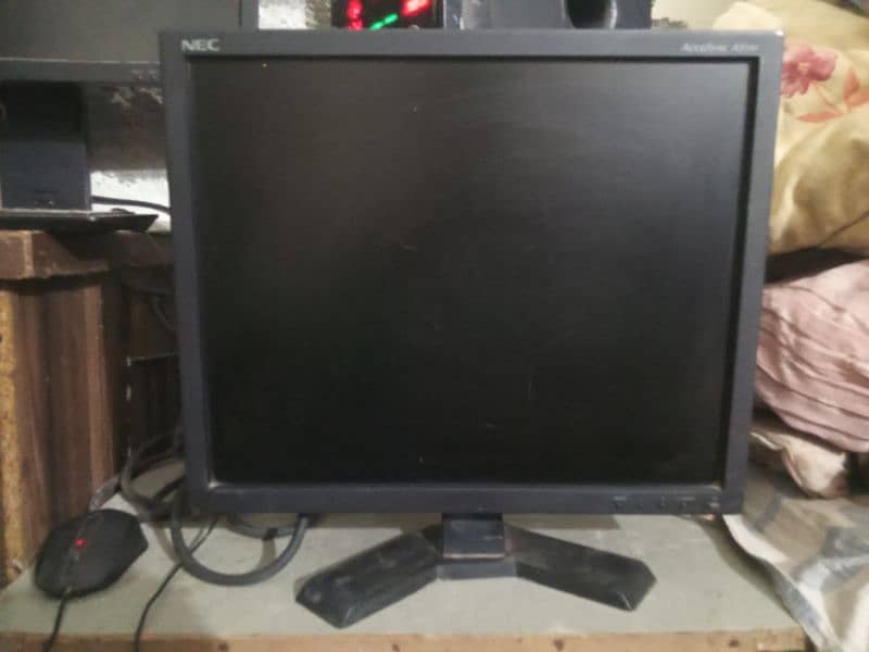 Lenovo 19, inach LCD far sale urgent 3