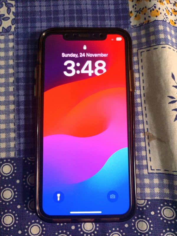 Selling my Iphone XS Factory UnLocked ( NonPTA) 64GB Condition 10 / 10 1