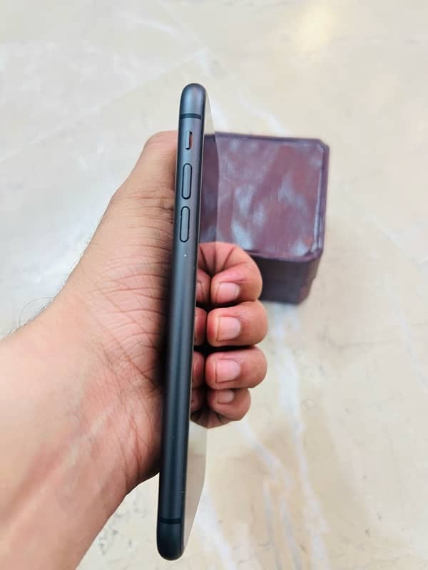 IPhone 11 JV  128GB  Black  B. H 85% 4