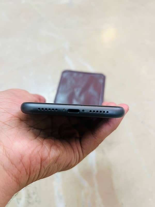 IPhone 11 JV  128GB  Black  B. H 85% 5