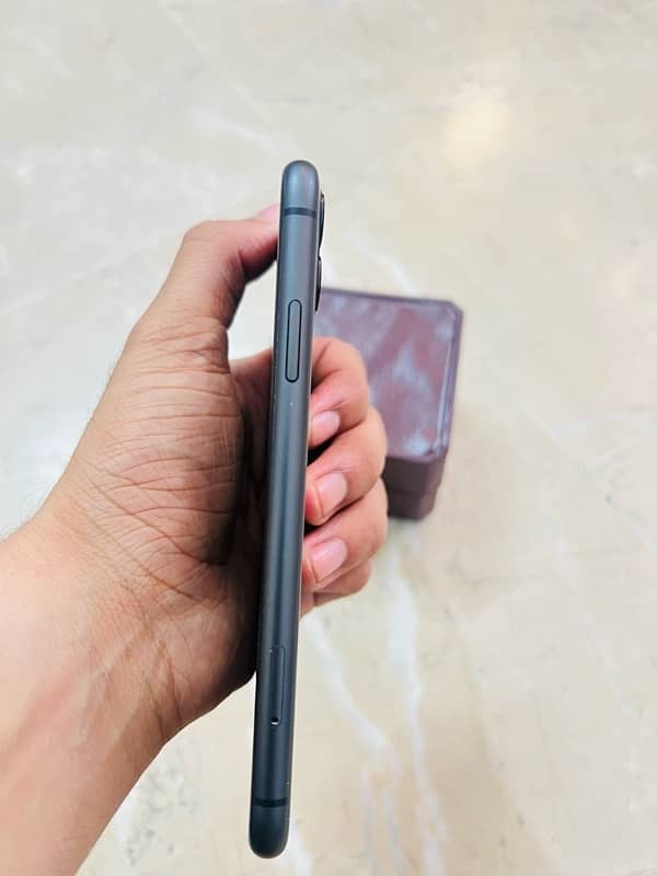 IPhone 11 JV  128GB  Black  B. H 85% 6