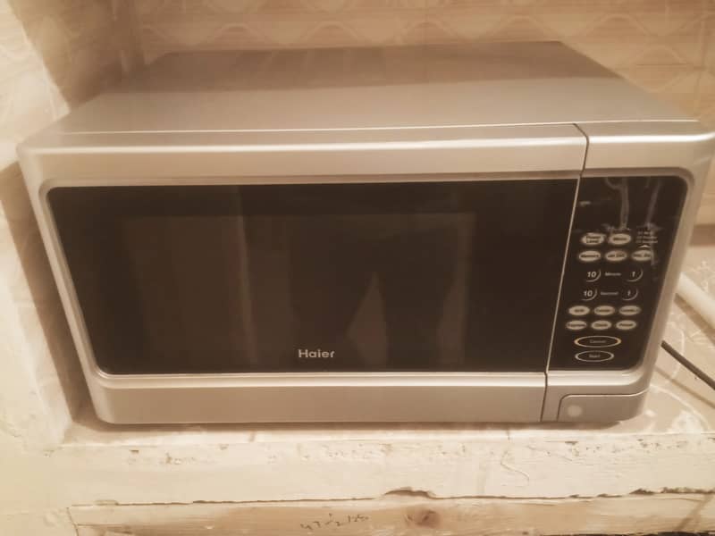 Microwave Oven For sale 10/10 condition / Microwave Oven for Sale 0