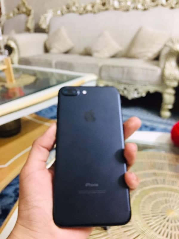 I PHONE 7 PLUS 2