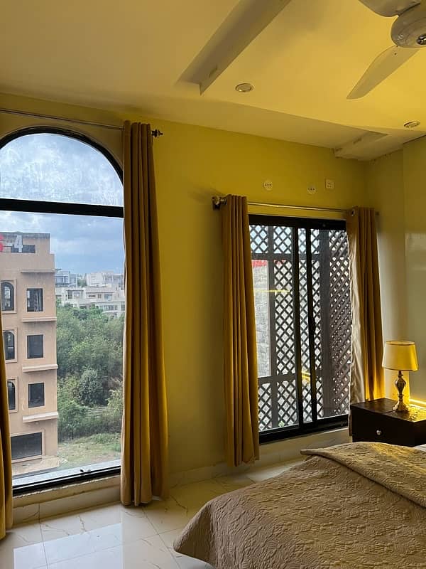 Daily Basis Rental Apartment / Bahria Rooms 4