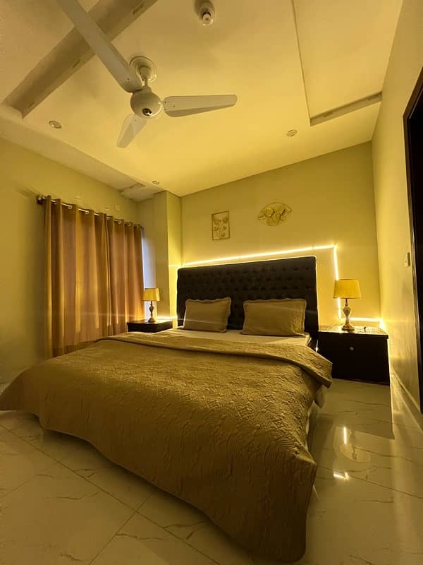 Daily Basis Rental Apartment / Bahria Rooms 5