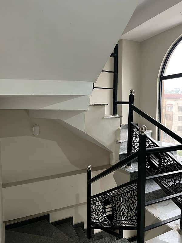 Daily Basis Rental Apartment / Bahria Rooms 13