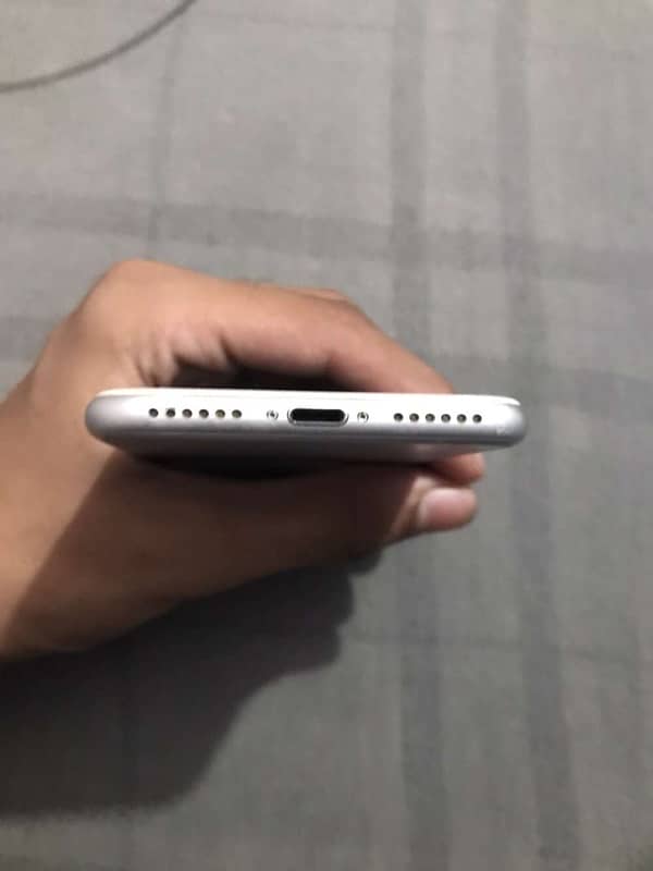 apple iphone 7 good condition 6