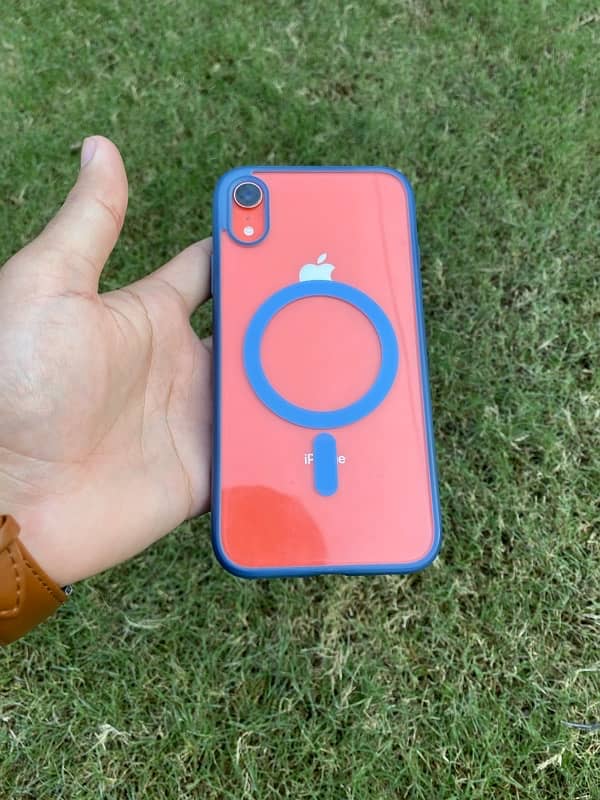 iPhone xr in Excellent condition 1