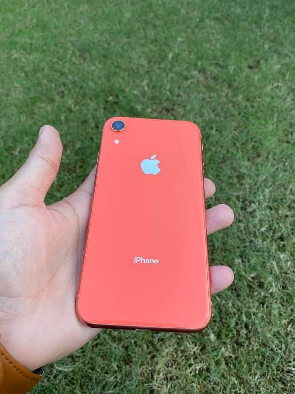 iPhone xr in Excellent condition 3