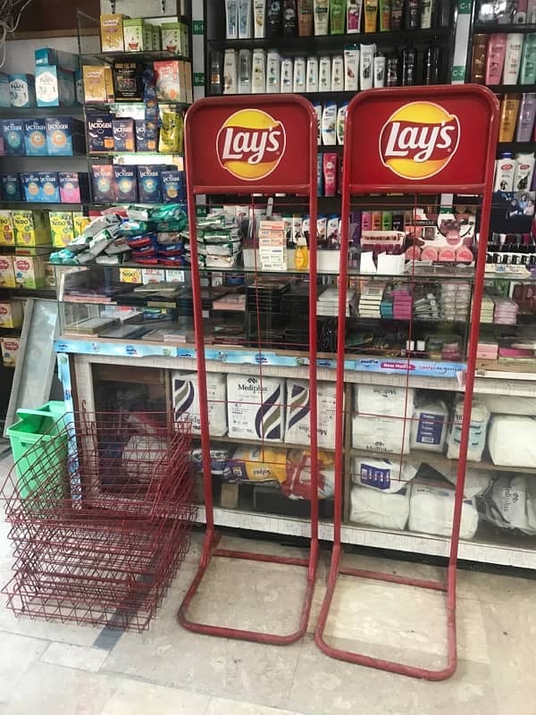 Lays stand 0