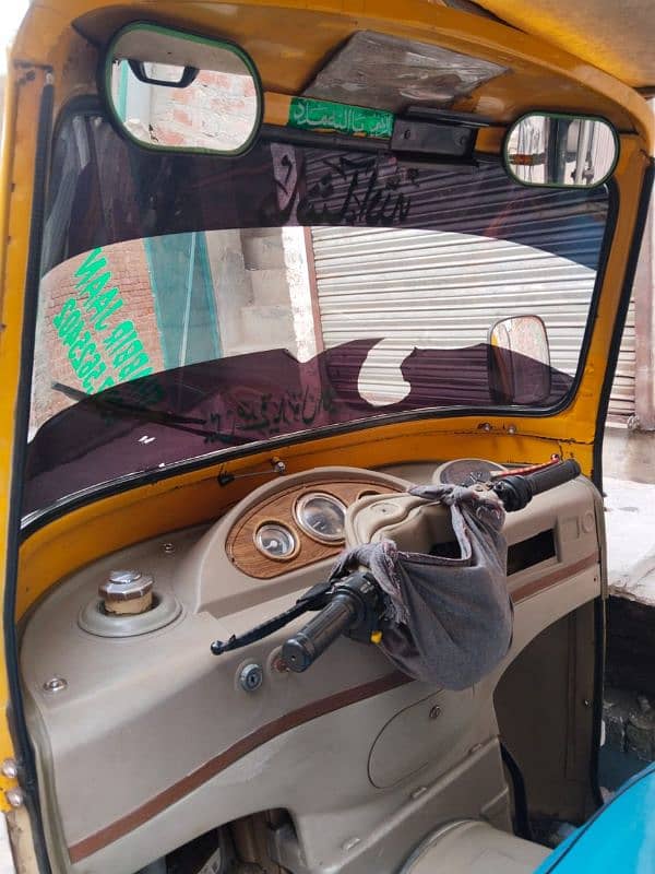 Tez Raftar Auto Rikshaw 0