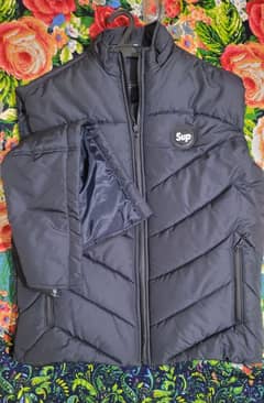 Puffer Jacket New Condition With Remove able Cap [SUP]