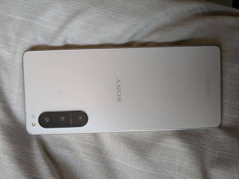 Sony Xperia 5 mark 4 7