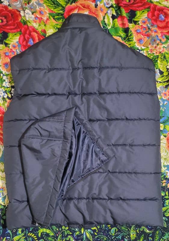 Puffer Jacket New Condition With Remove able Cap [SUP] 2