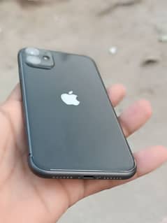 i phone 11 75 helth bettry bilkul saf suthra 10/10 conditions 128gb