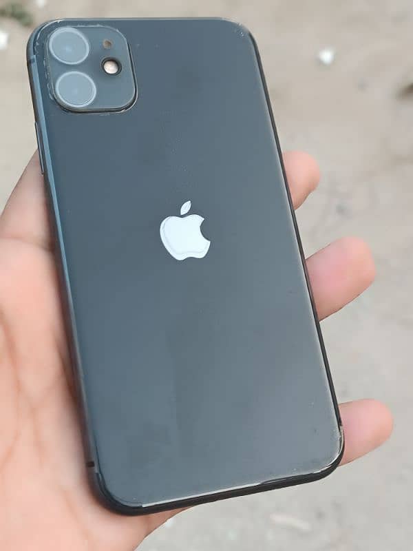 i phone 11 75 helth bettry bilkul saf suthra 10/10 conditions 128gb 6