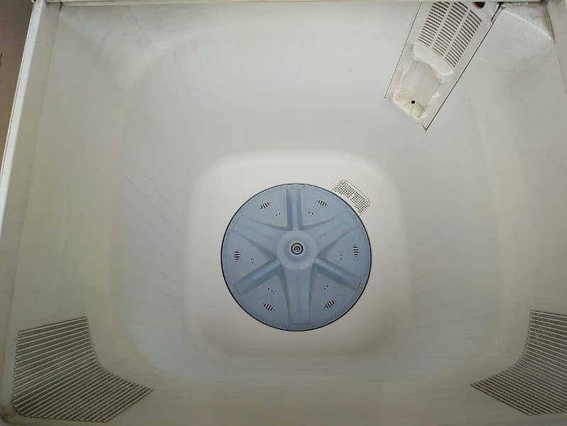 dawalance washing machine good condition 3