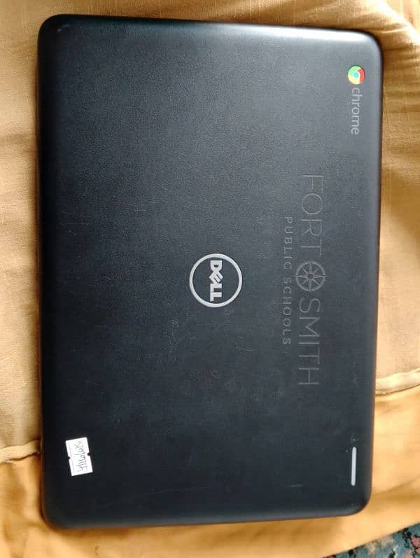 Dell Chromebook bht hi acha saaf peace 3