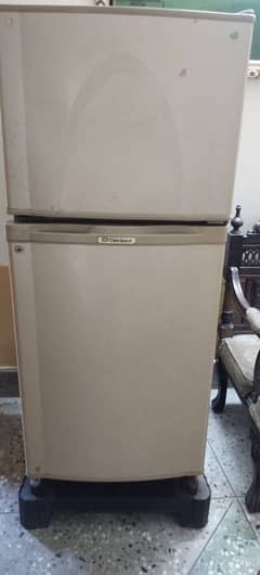 Dawlance refrigerator+freezer