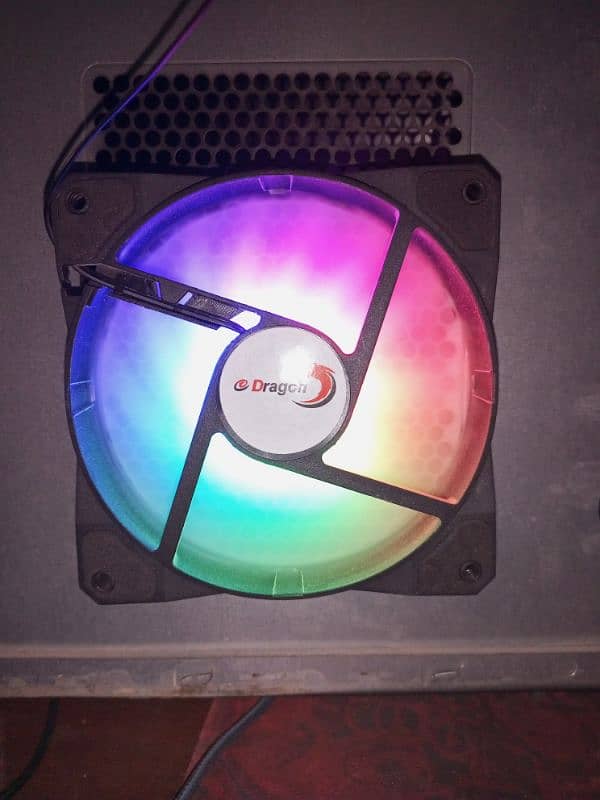 Glow Air RGB Fan 1