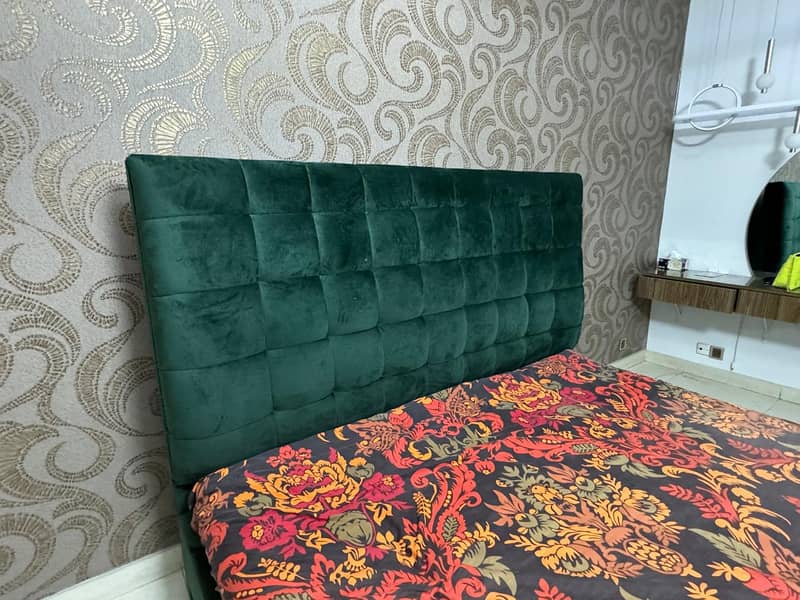 emerald green king bed 3