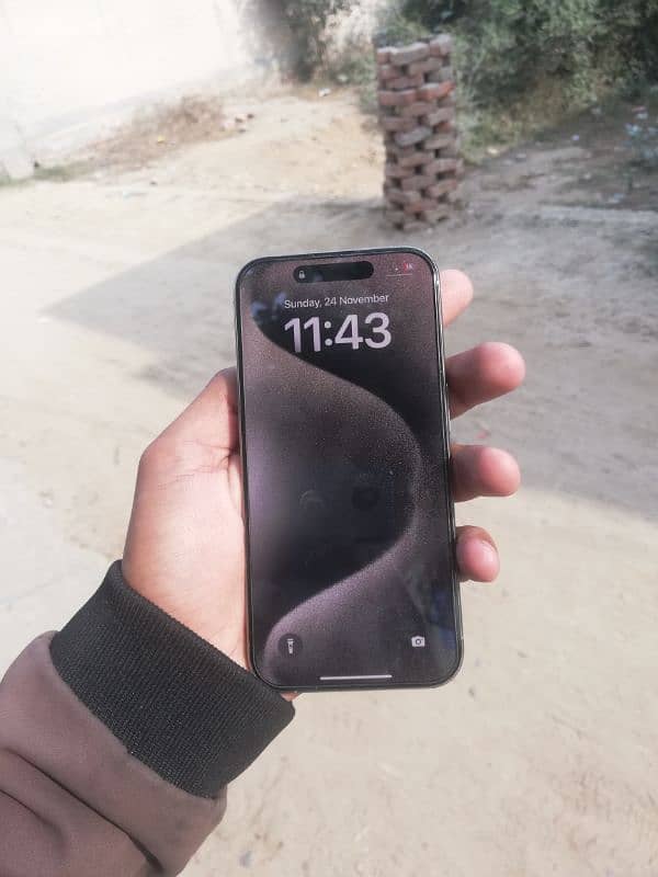 I phone 15 pro 128GB FU HK Model 4